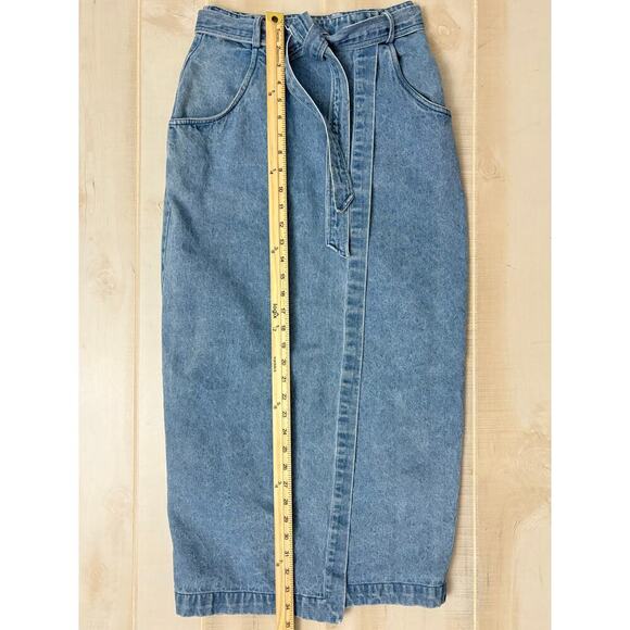 Fenwick Vintage Denim Wrap
Midi Skirt Belted High Waist
Blue Jean Women's Sz 2-4 - Picture 6 of 9